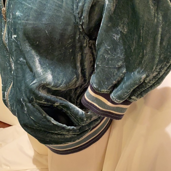 NWOT gorgeous crushed velvet greenish/blue lightweight bomber jacket - Picture 3 of 4